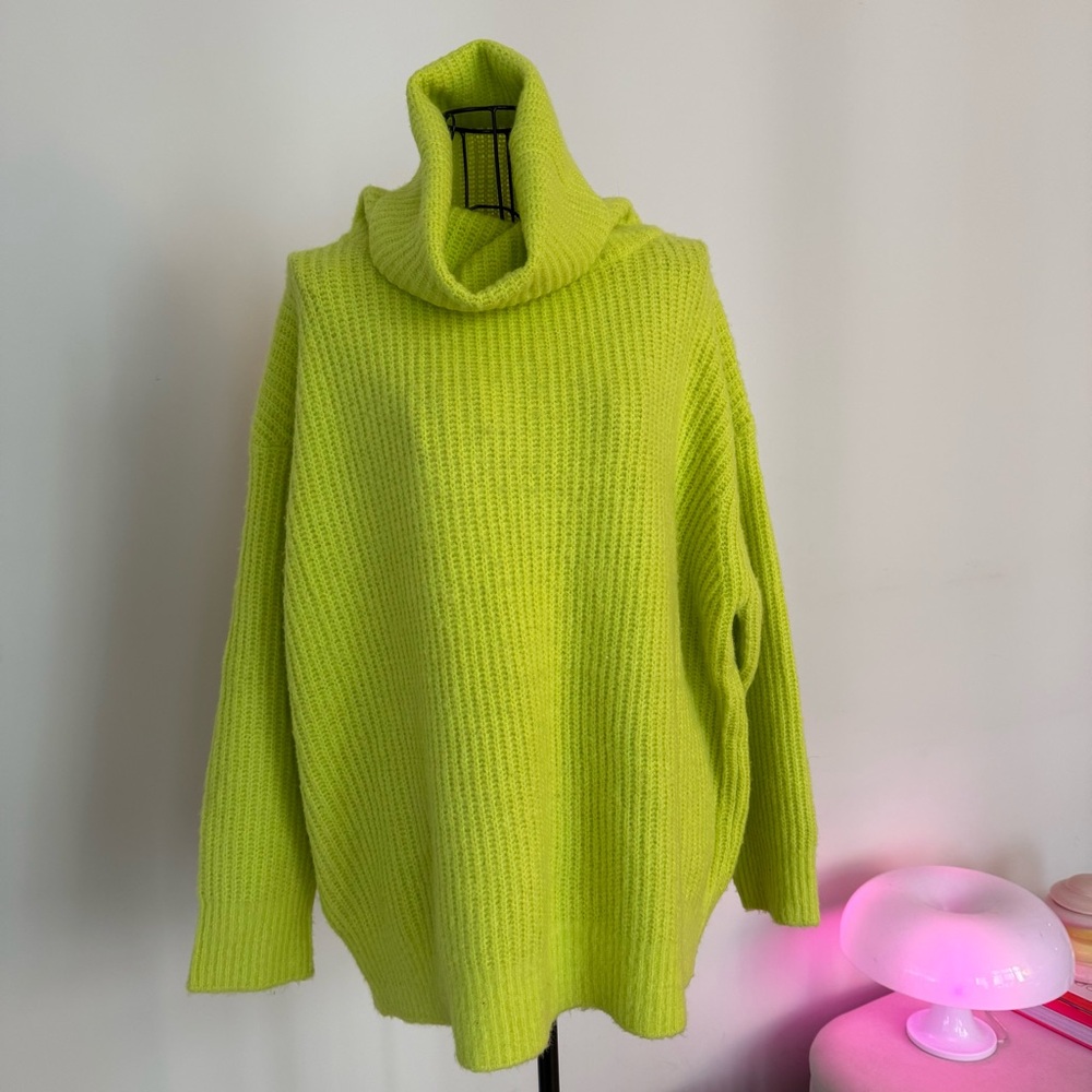 NWT Turtleneck Chunky Knit Neon Lime Sweater | SMALL